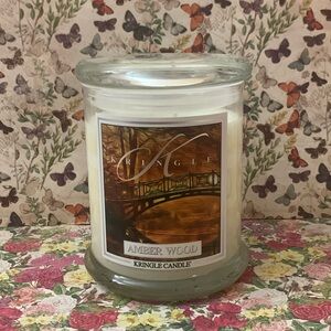 Kringle candle amber wood 14.5oz 2 wicks candle